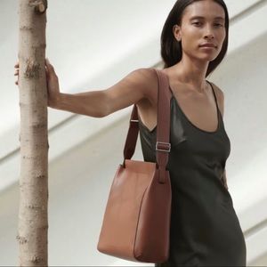 Everlane The Form Bag